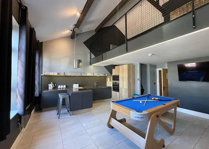The Luxury Penthouse By Sasco Apartments