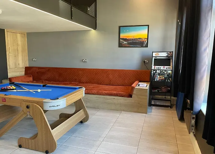 The Luxury Penthouse By Sasco Apartments